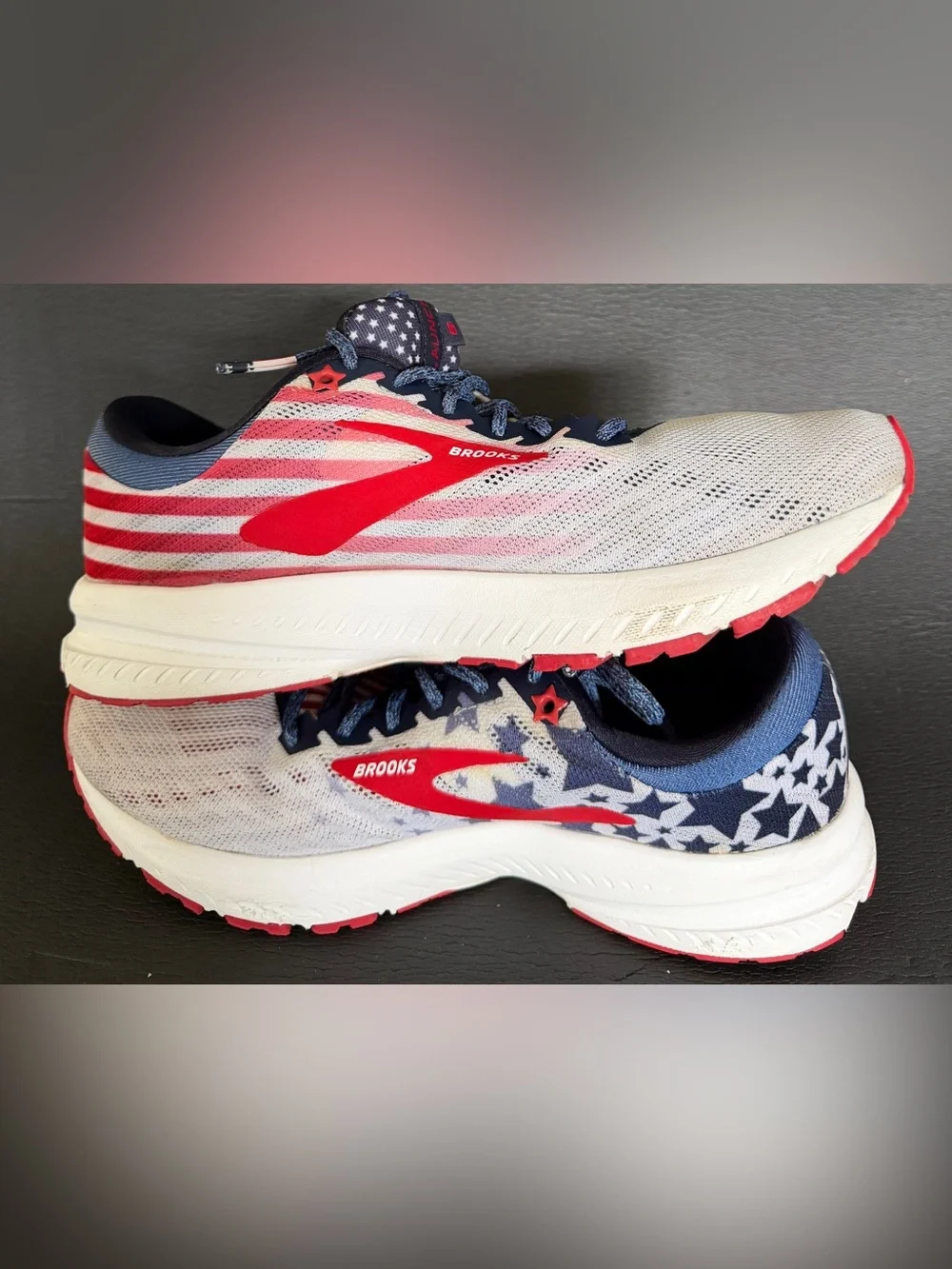 Brooks Launch 6 Sneakers in White, Navy & Red woman’s 7.5 - Picture 5 of 8